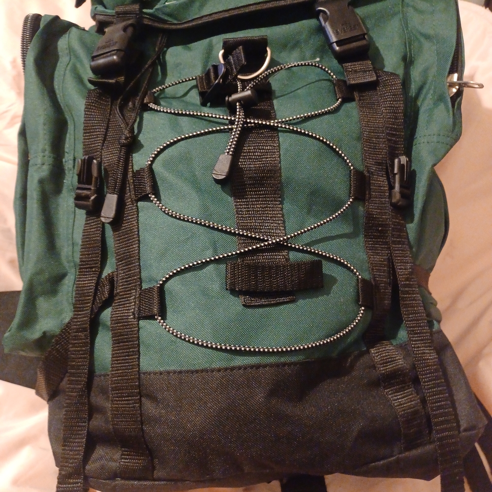 EVEREST Green and Black Cargo Backpack